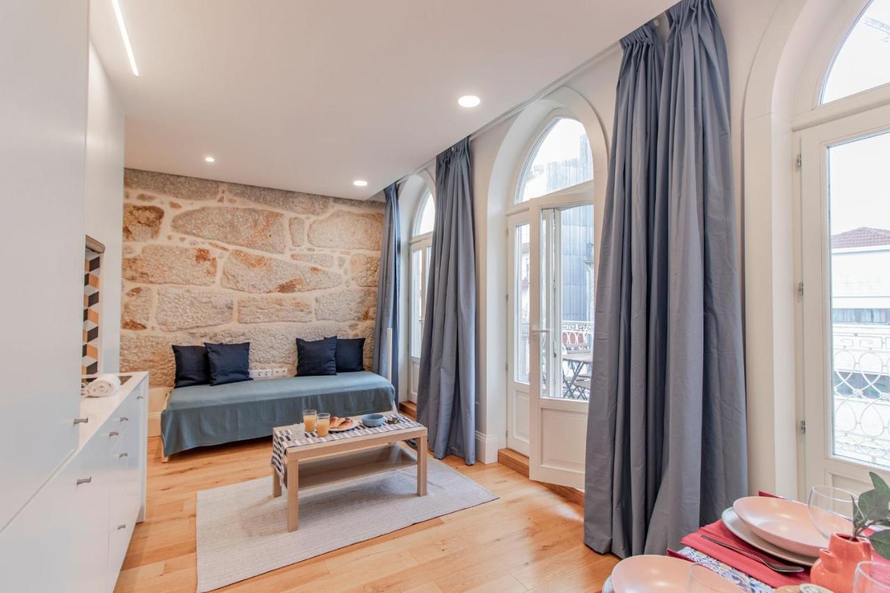 Sweet Studio Apartment W/ Big Balcony By Lovelystay Porto Exterior photo