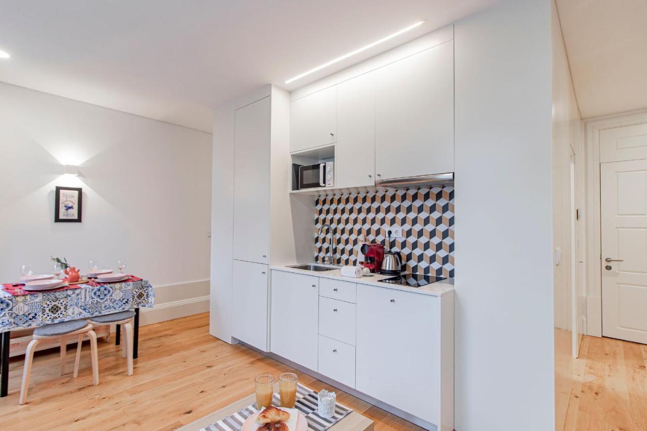 Sweet Studio Apartment W/ Big Balcony By Lovelystay Porto Exterior photo