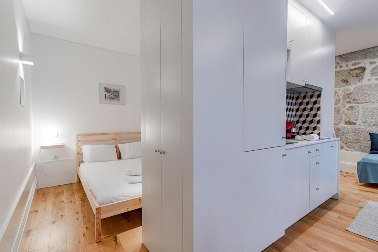 Sweet Studio Apartment W/ Big Balcony By Lovelystay Porto Exterior photo